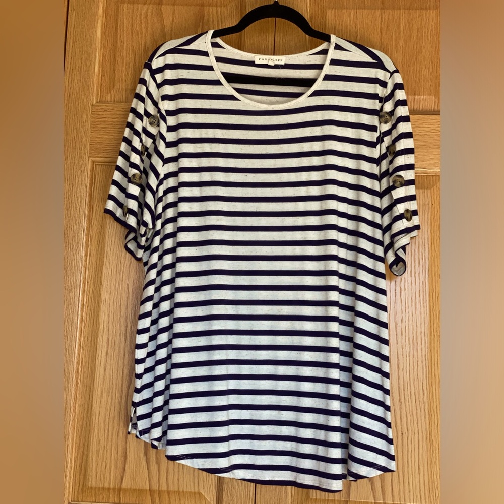 Women’s 2X retrology top oatmeal color with navy stripes and a rounded h…